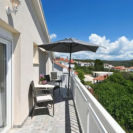 アパート 1 Bedroom Cozy In Okrug Gornji *